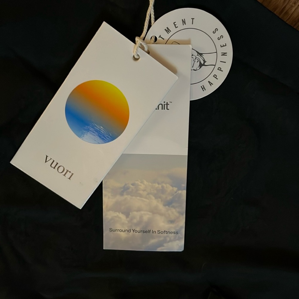 NWT Men’s Vuori “Ponto Performance 1/2 Zip Hoodie”. XL & in a “Midnight Heather” - Picture 4 of 13
